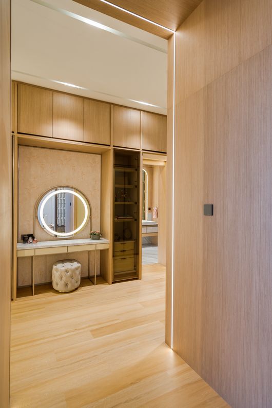 Luxury Bedroom and Wardrobe at Kota Baru Bandung — view 2